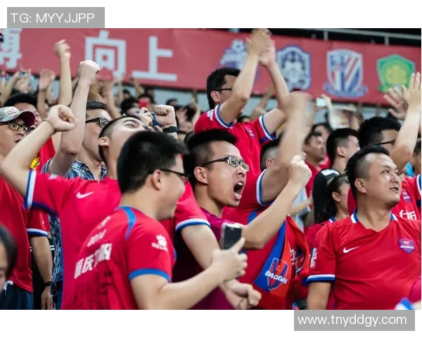 重庆足球队技术争议引发热议球迷与专家各执己见探讨战术问题